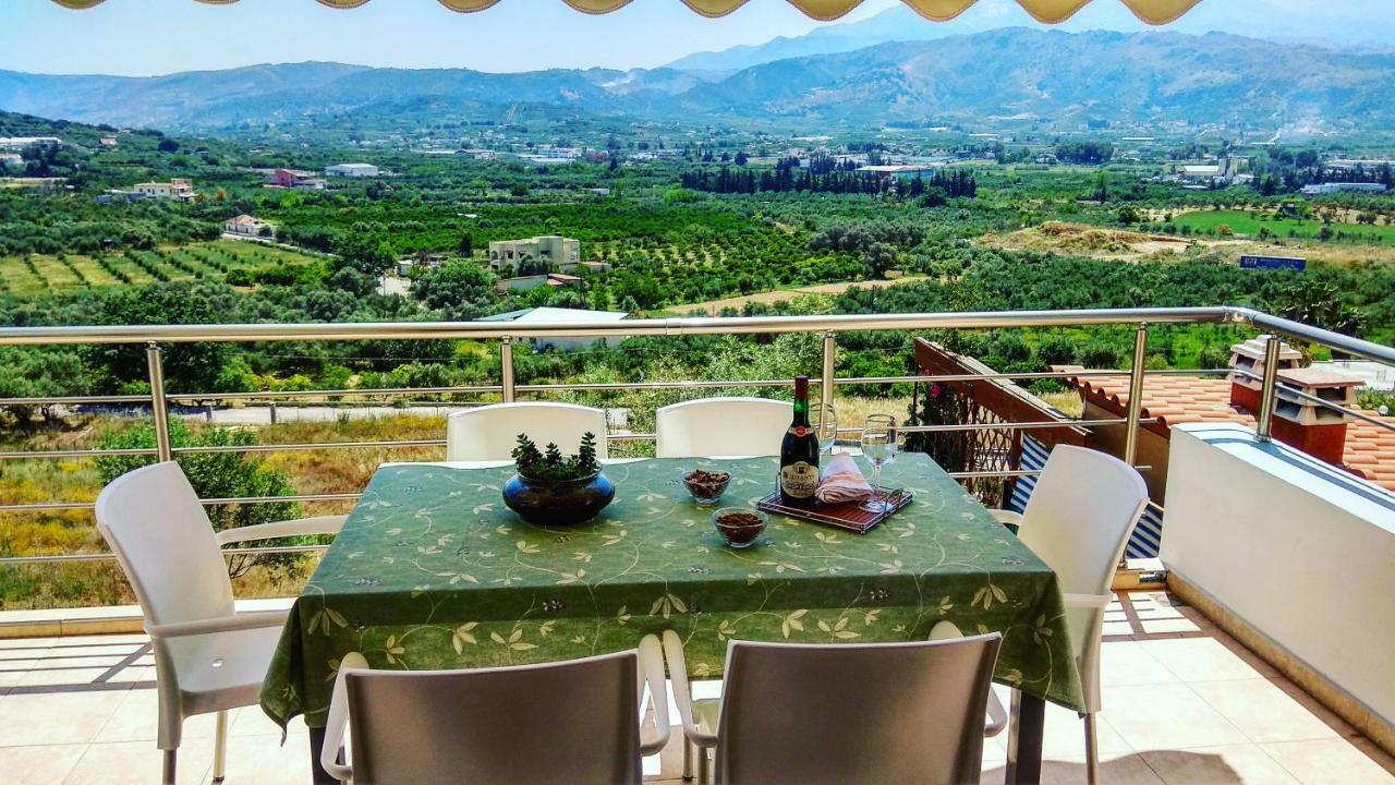 Villa Oasis Galatas  ภายนอก รูปภาพ