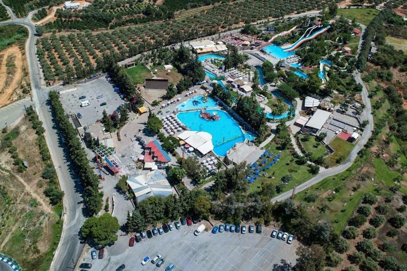Villa Oasis Galatas  ภายนอก รูปภาพ