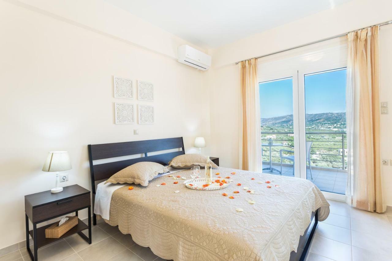 Villa Oasis Galatas  ภายนอก รูปภาพ